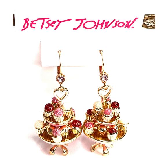 Betsey Johnson EARRINGS Dangle Drop Cupcake Wedding Tiered Cake Plate Gold Pink - Picture 1 of 5